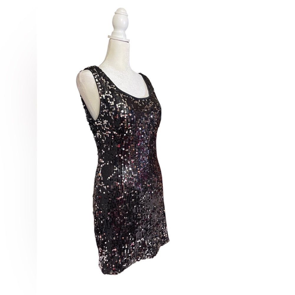 Qurio By Aggie All Over Black Sequined Mini Dress Size Large